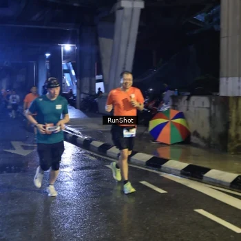 Runner Photo 7909393