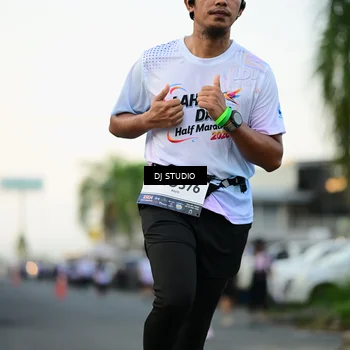 Runner Photo 7909939