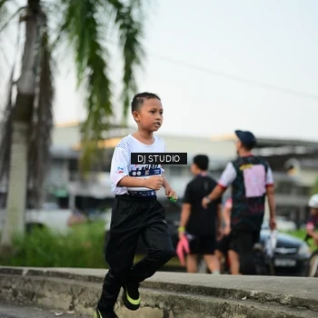 Runner Photo 7910004