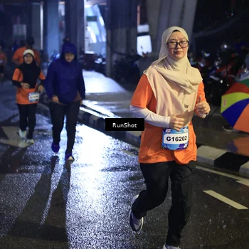 Runner Photo 7910011