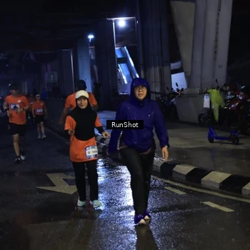 Runner Photo 7910045