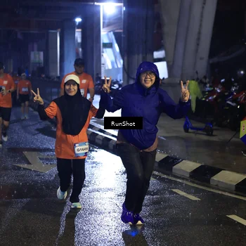 Runner Photo 7910047