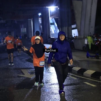 Runner Photo 7910048