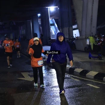 Runner Photo 7910064