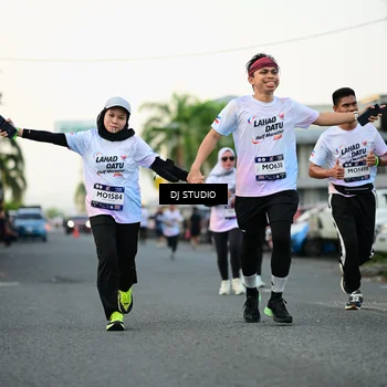 Runner Photo 7910073