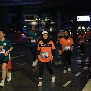 Runner Photo 7910075