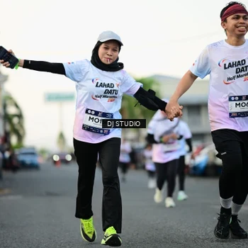 Runner Photo 7910093