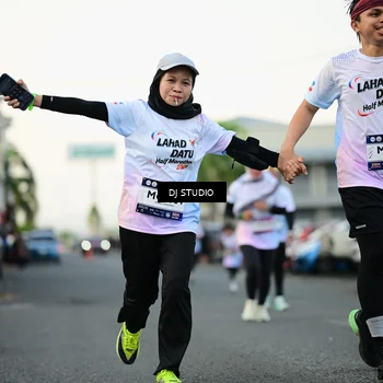 Runner Photo 7910096