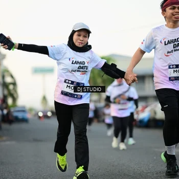 Runner Photo 7910100