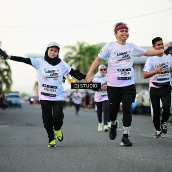 Runner Photo 7910105