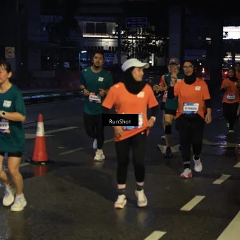 Runner Photo 7910111