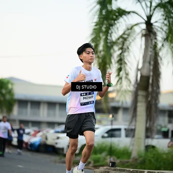 Runner Photo 7910200