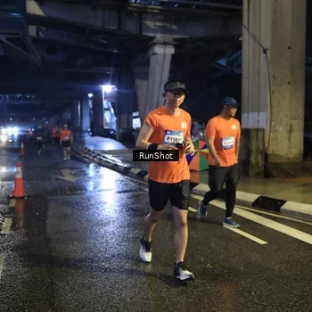 Runner Photo 7910203