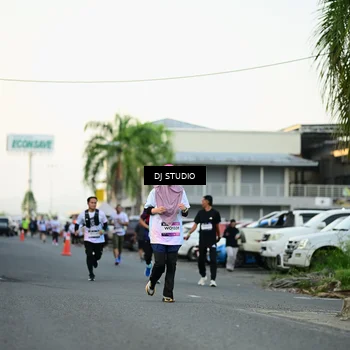 Runner Photo 7910244