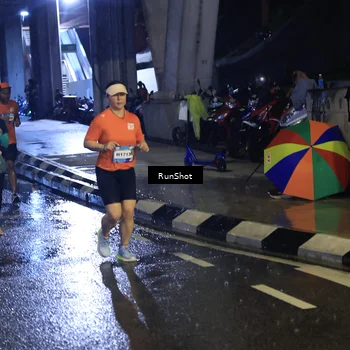 Runner Photo 7910257