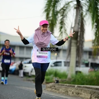 Runner Photo 7910266