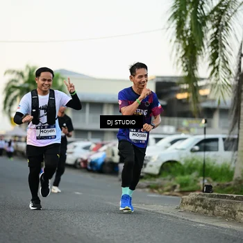 Runner Photo 7910276