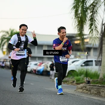 Runner Photo 7910281