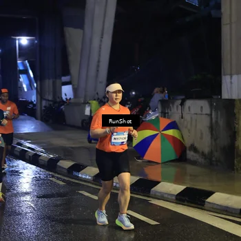 Runner Photo 7910292