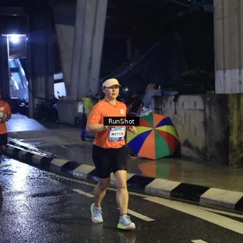 Runner Photo 7910299