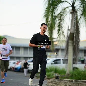 Runner Photo 7910312