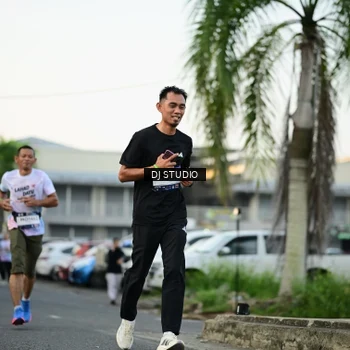 Runner Photo 7910313