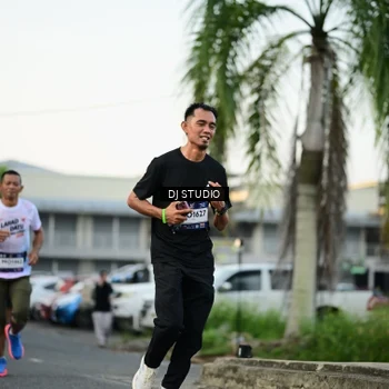 Runner Photo 7910317
