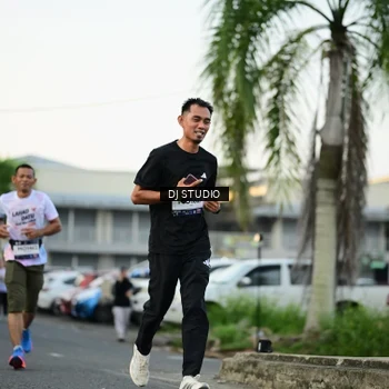 Runner Photo 7910318