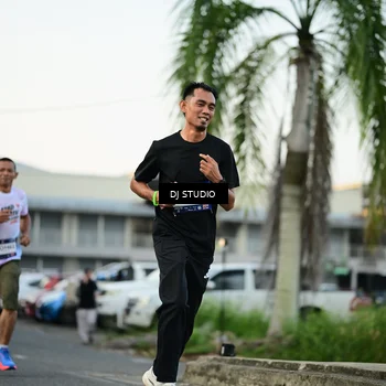 Runner Photo 7910325