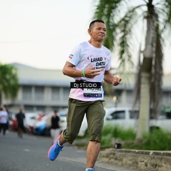Runner Photo 7910332