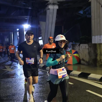 Runner Photo 7910342