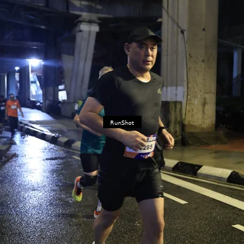 Runner Photo 7910373