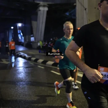 Runner Photo 7910375