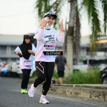Runner Photo 7910400