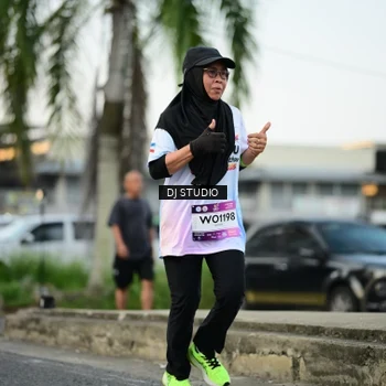Runner Photo 7910446