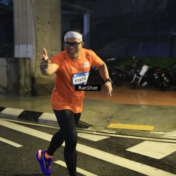 Runner Photo 7910470
