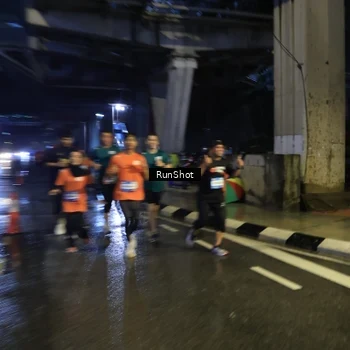 Runner Photo 7910475