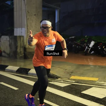 Runner Photo 7910476