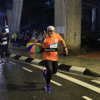 Runner Photo 7910480