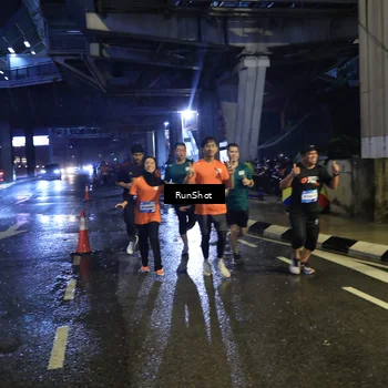 Runner Photo 7910486