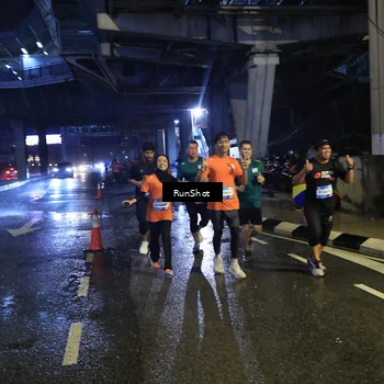 Runner Photo 7910487