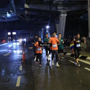 Runner Photo 7910489
