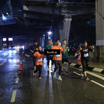 Runner Photo 7910498
