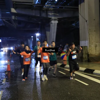 Runner Photo 7910502