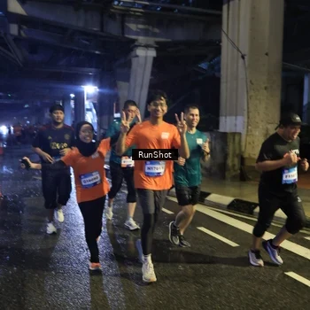 Runner Photo 7910528