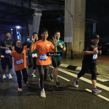 Runner Photo 7910540
