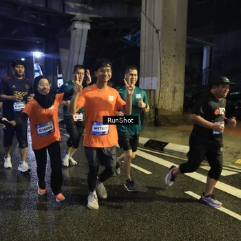 Runner Photo 7910544