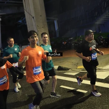Runner Photo 7910553