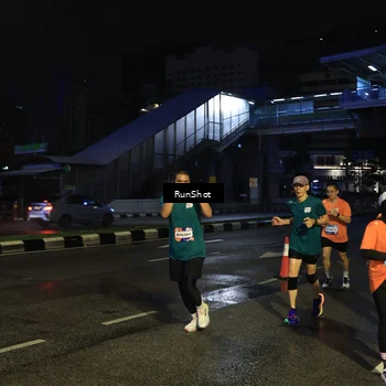 Runner Photo 7910574