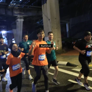 Runner Photo 7910582